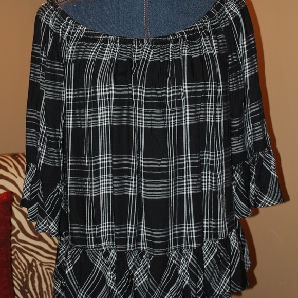 NWT Plaid off shoulder blouse (rayon) - Picture 2 of 6
